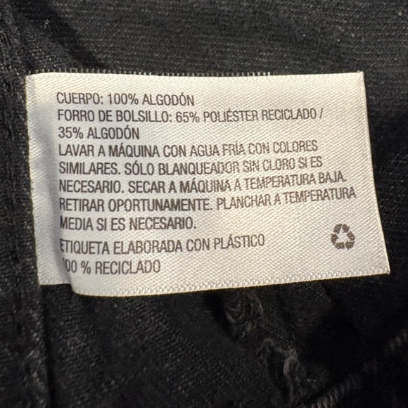 Universal Thread Black Denim Jacket with Bold Lip Design - Picture 6 of 10